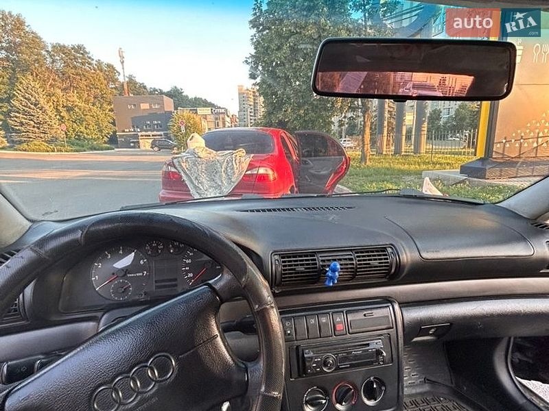 Седан Audi A4 1995 в Харкові