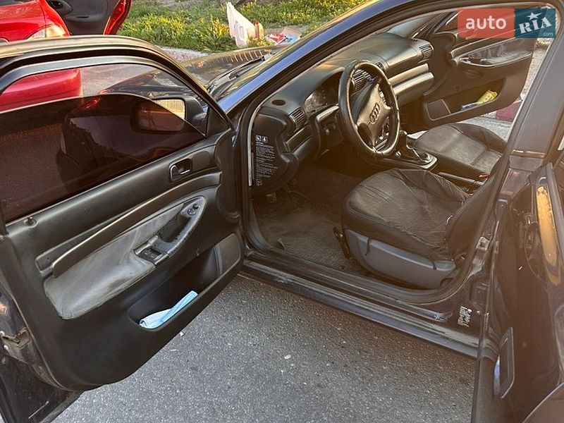 Седан Audi A4 1995 в Харкові