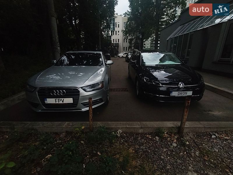 Седан Audi A4 2013 в Києві