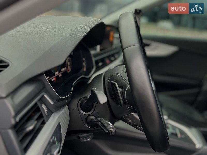 Седан Audi A4 2016 в Виннице