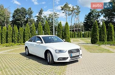 Седан Audi A4 2014 в Харькове