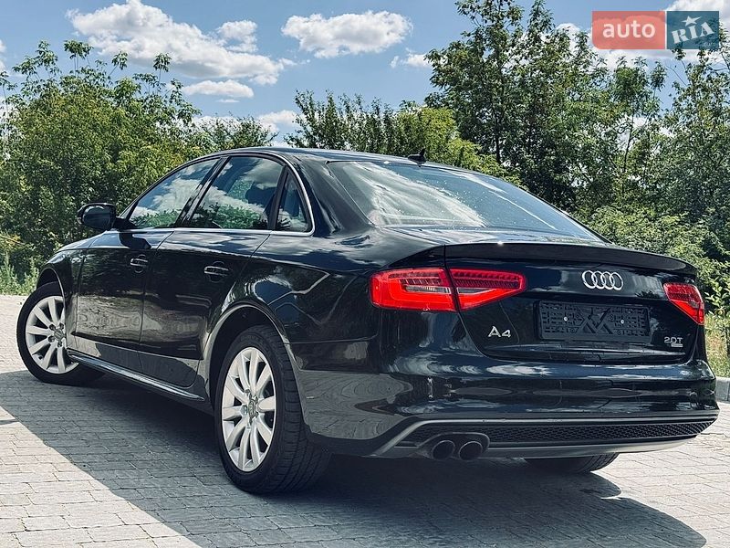 Седан Audi A4 2015 в Львові