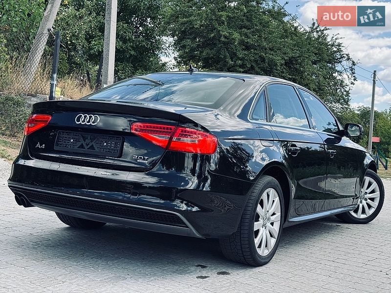 Седан Audi A4 2015 в Львові