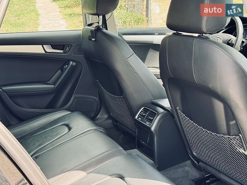 Седан Audi A4 2015 в Львові