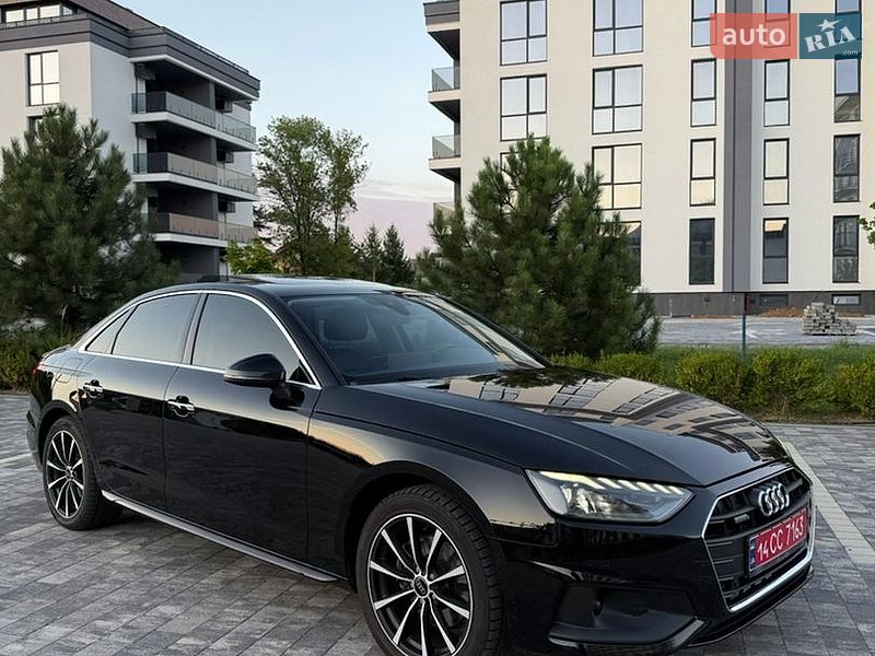 Седан Audi A4 2021 в Мукачевому