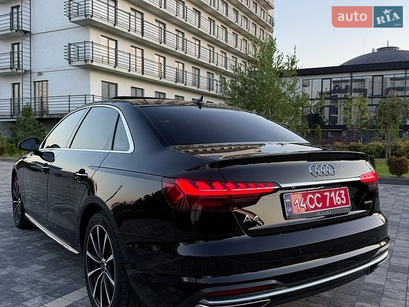 Седан Audi A4 2021 в Мукачевому