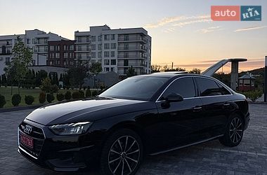 Седан Audi A4 2021 в Мукачевому