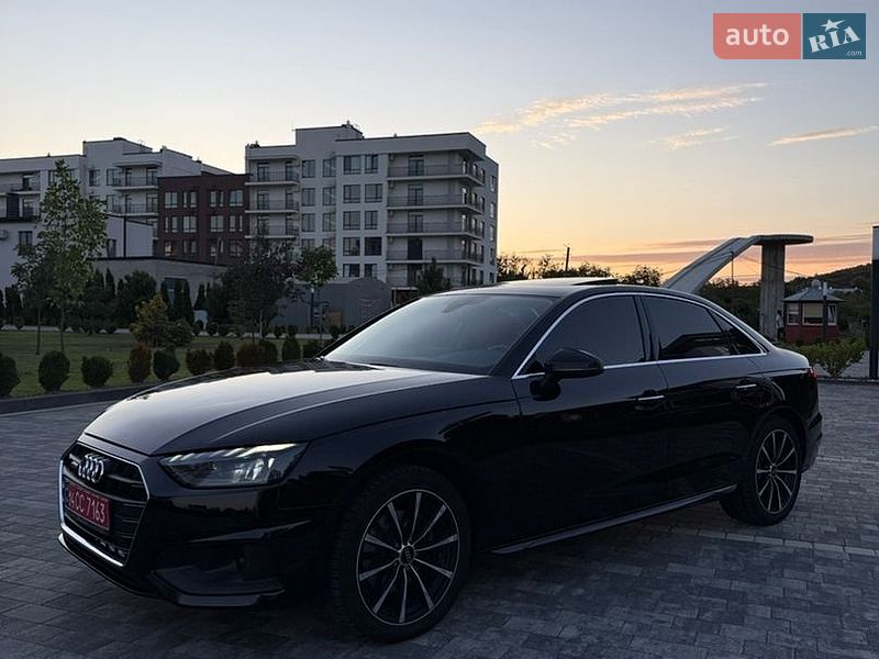 Седан Audi A4 2021 в Мукачевому