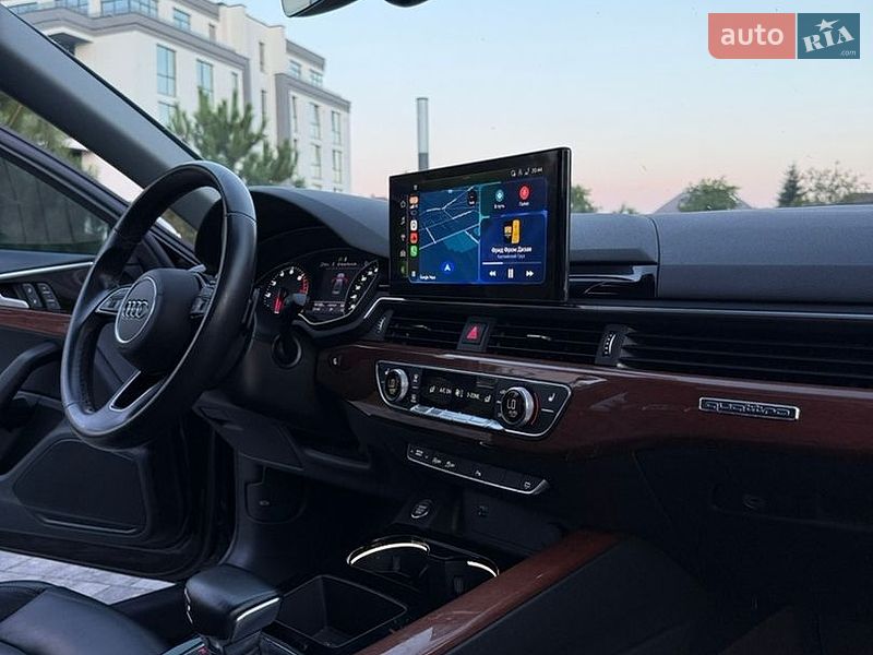 Седан Audi A4 2021 в Мукачевому