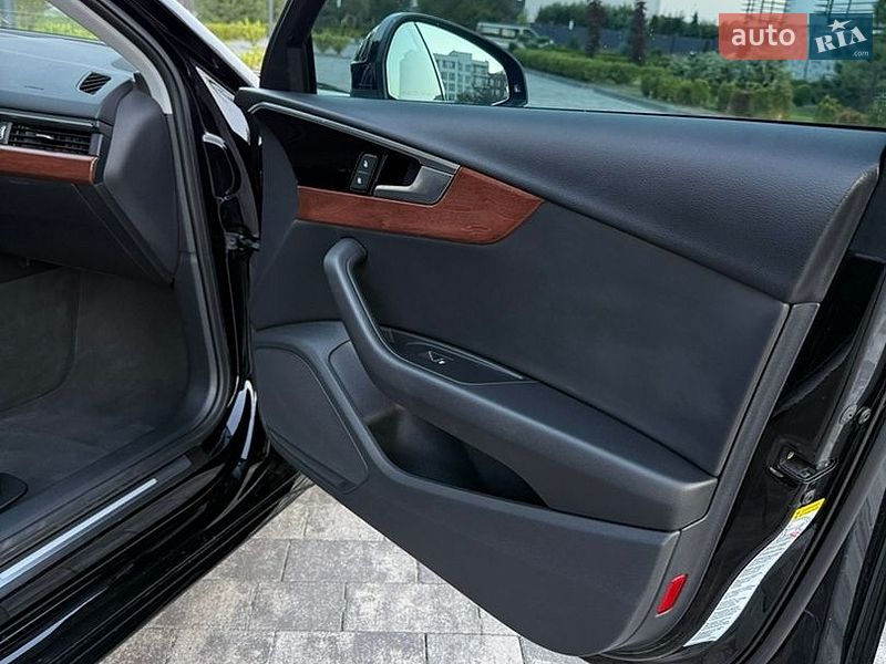 Седан Audi A4 2021 в Мукачевому
