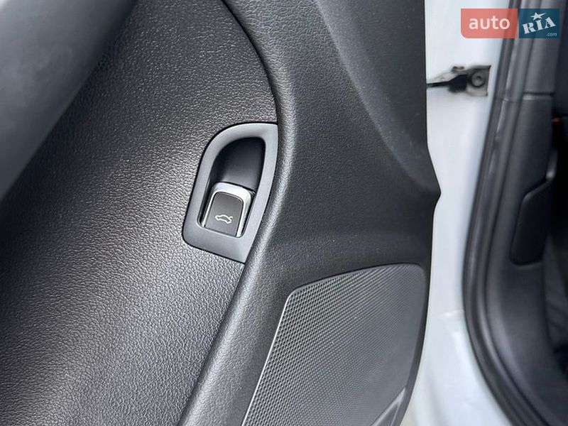 Седан Audi A4 2013 в Вінниці