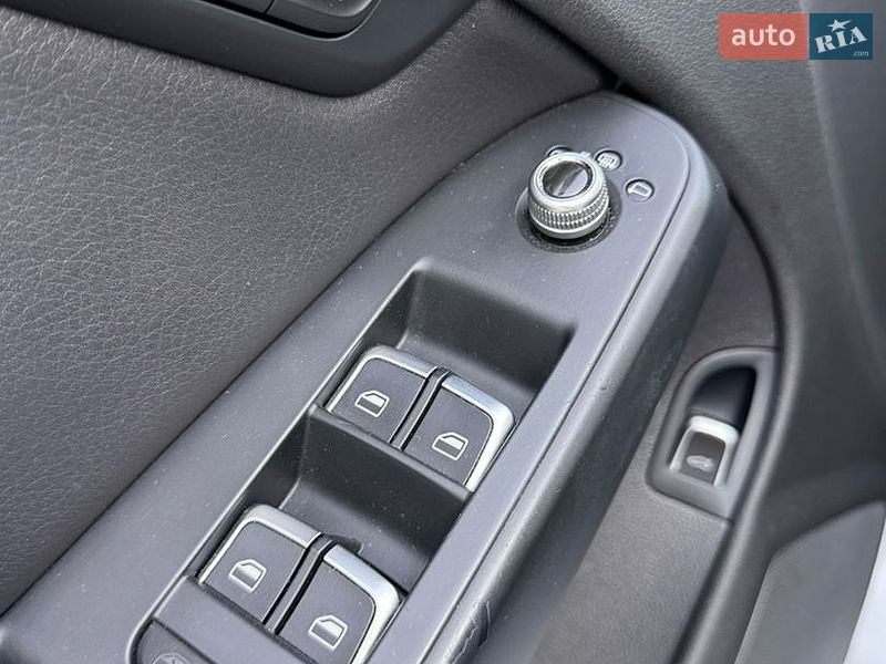 Седан Audi A4 2013 в Вінниці