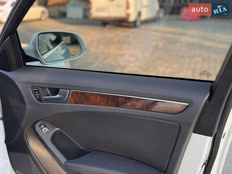 Седан Audi A4 2013 в Вінниці