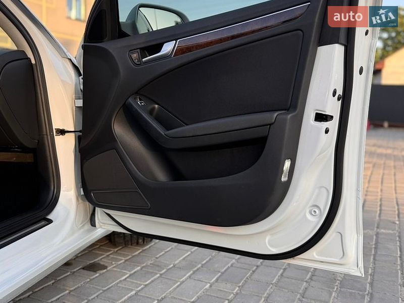 Седан Audi A4 2013 в Вінниці