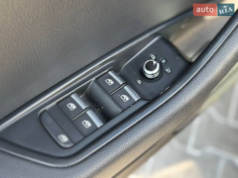 Седан Audi A4 2016 в Дніпрі