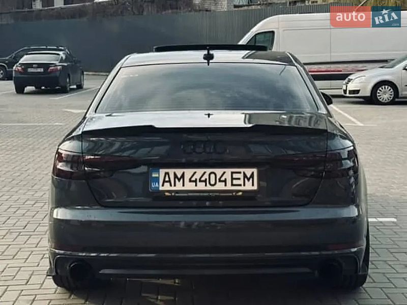 Седан Audi A4 2016 в Хмельницькому