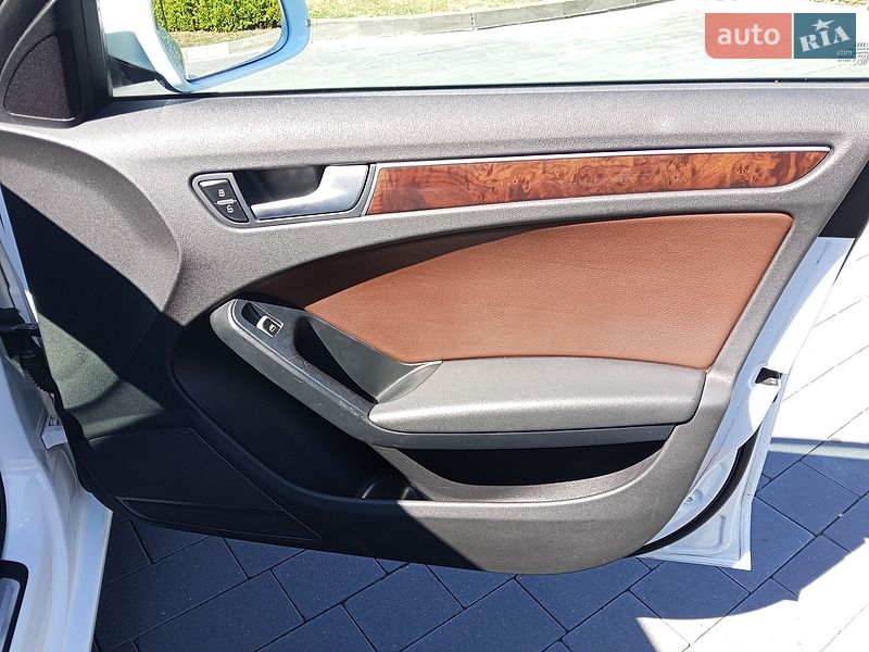Седан Audi A4 2014 в Луцке