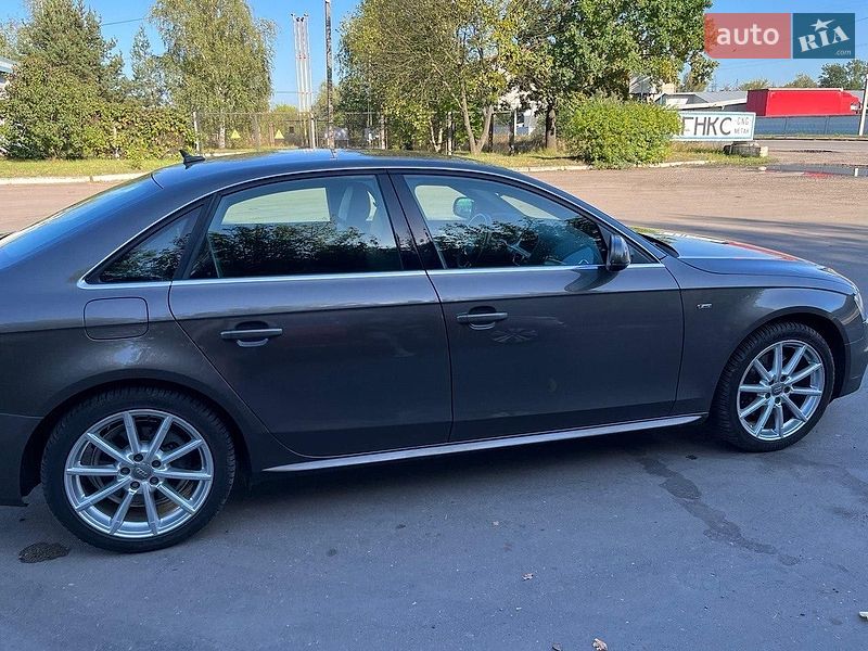 Седан Audi A4 2014 в Львові