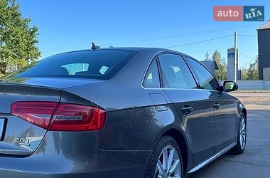 Седан Audi A4 2014 в Львові