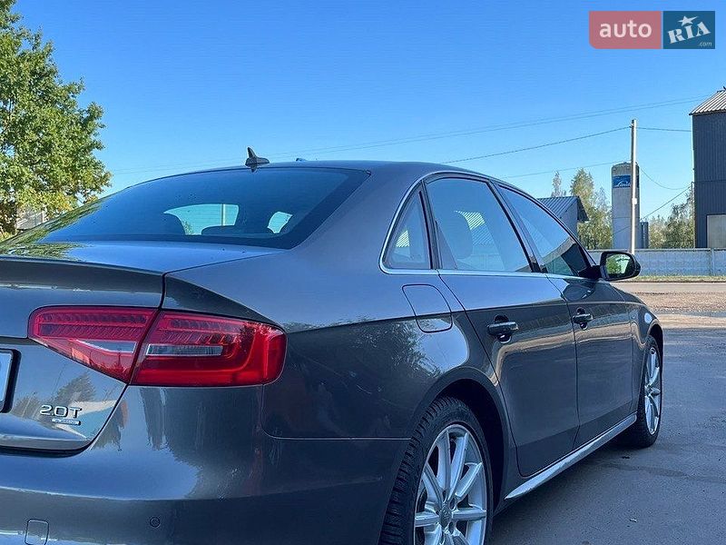 Седан Audi A4 2014 в Львові