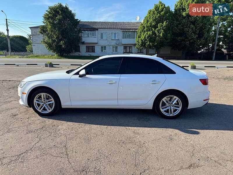 Седан Audi A4 2017 в Городні