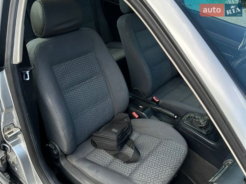 Седан Audi A4 1996 в Дніпрі