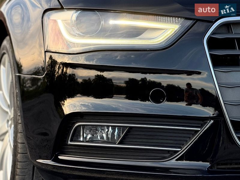 Седан Audi A4 2012 в Тернополе
