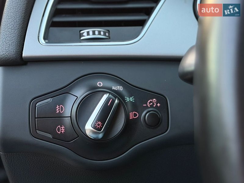 Седан Audi A4 2012 в Тернополе