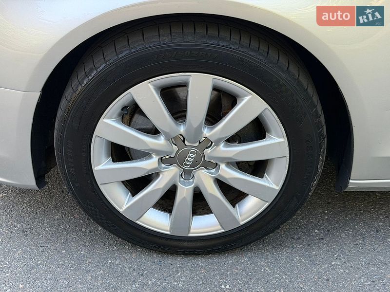 Седан Audi A4 2013 в Дніпрі