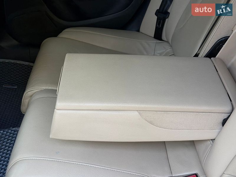 Седан Audi A4 2013 в Дніпрі
