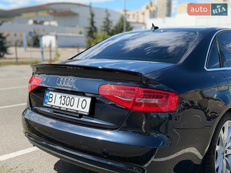 Седан Audi A4 2012 в Києві