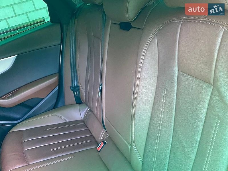 Седан Audi A4 2016 в Полтаві