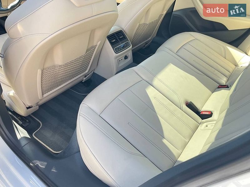 Седан Audi A4 2020 в Львове