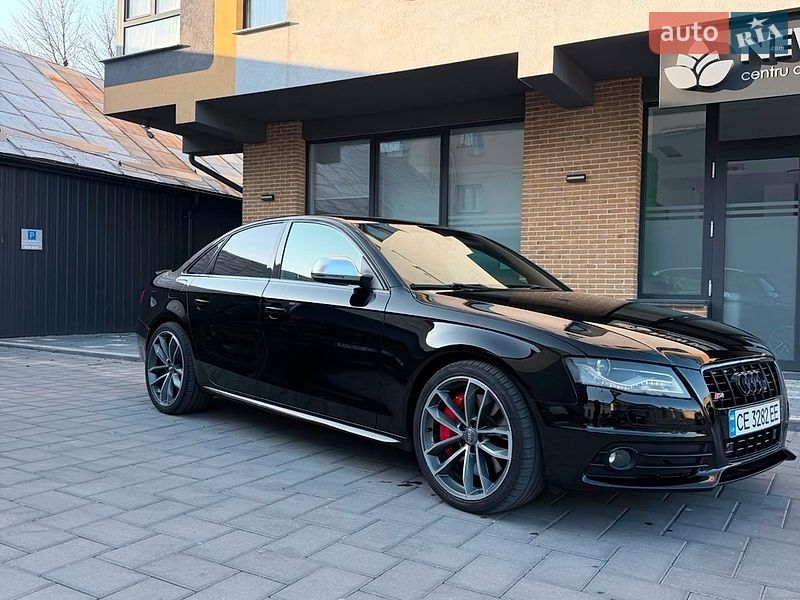 Седан Audi A4 2010 в Чернівцях