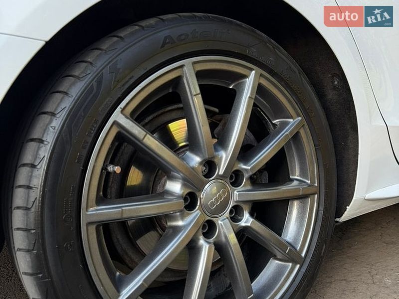 Седан Audi A4 2015 в Харкові