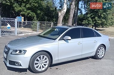 Седан Audi A4 2012 в Новій Водолагі