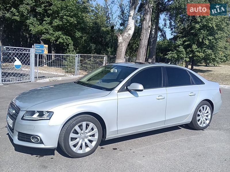 Седан Audi A4 2012 в Новій Водолагі