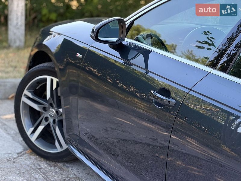 Седан Audi A4 2017 в Стрию