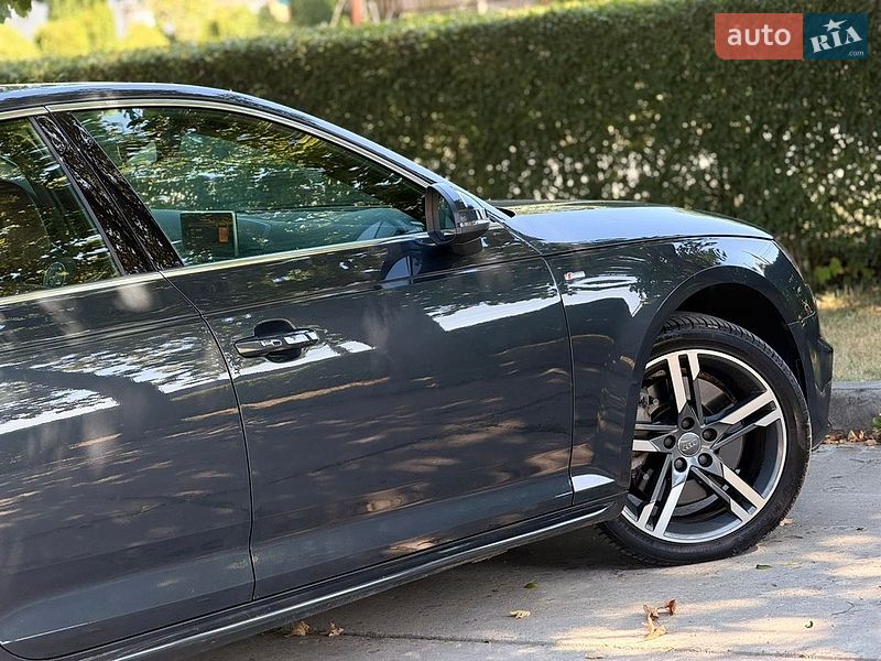 Седан Audi A4 2017 в Стрию