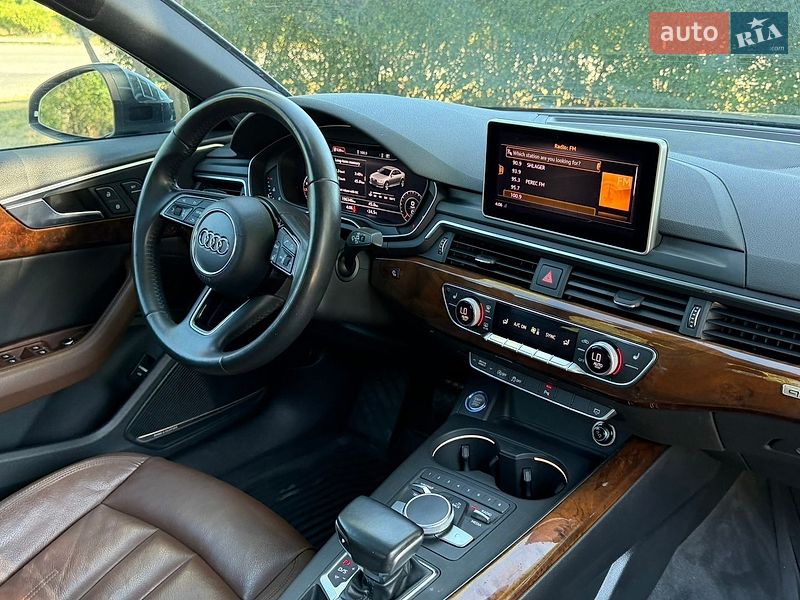 Седан Audi A4 2017 в Стрию