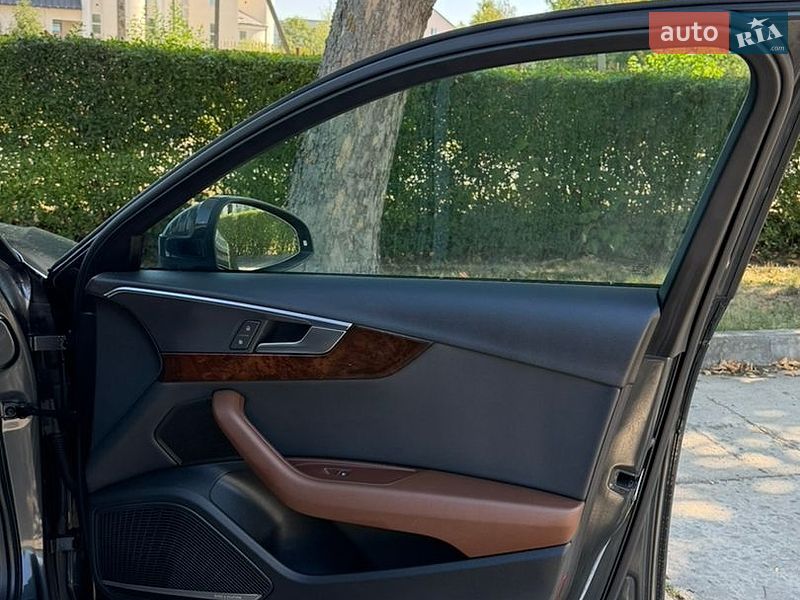 Седан Audi A4 2017 в Стрию