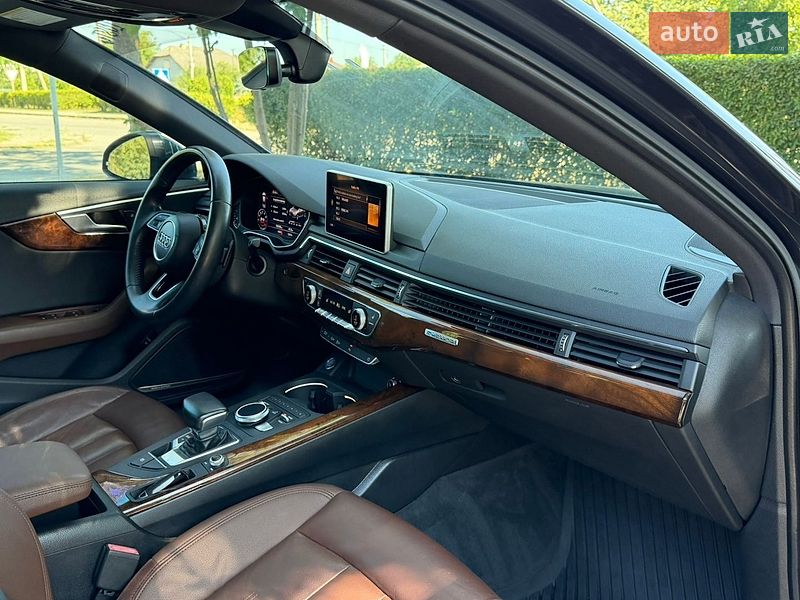 Седан Audi A4 2017 в Стрию