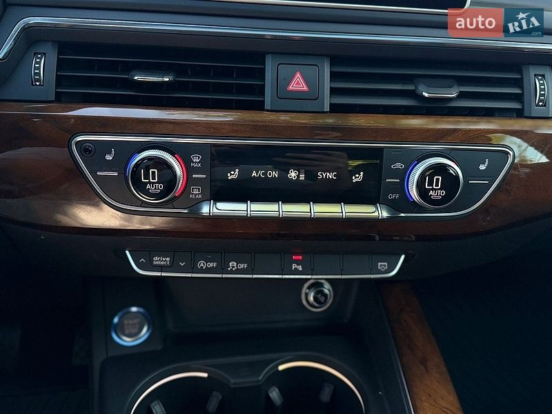 Седан Audi A4 2017 в Стрию