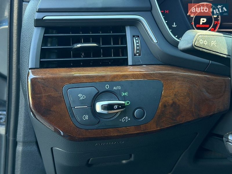 Седан Audi A4 2017 в Стрию