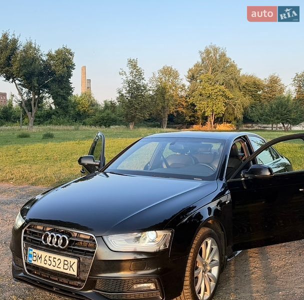 Седан Audi A4 2014 в Бурині