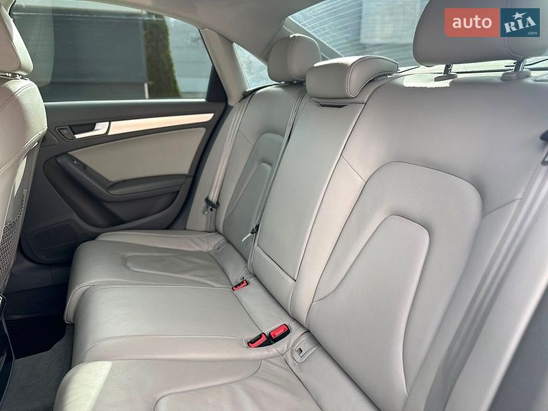 Седан Audi A4 2014 в Одесі