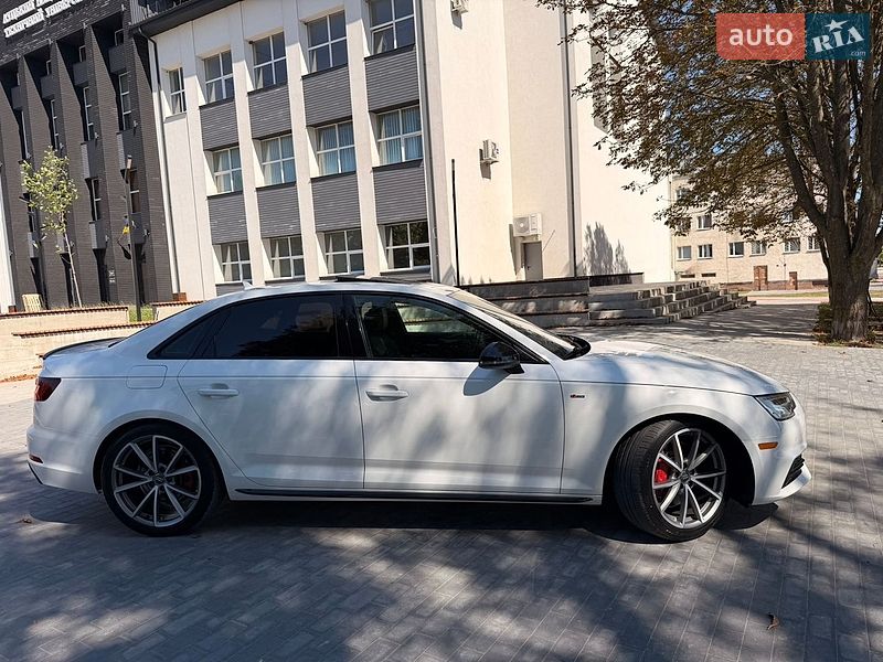 Седан Audi A4 2018 в Луцке