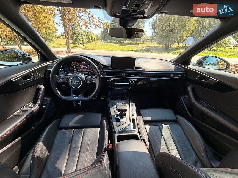 Седан Audi A4 2018 в Луцке