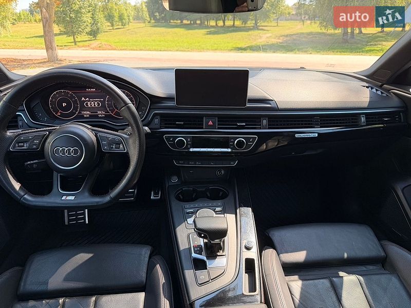 Седан Audi A4 2018 в Луцке