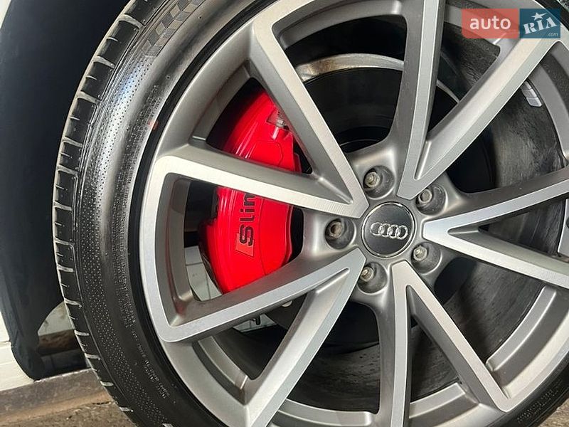 Седан Audi A4 2018 в Луцке